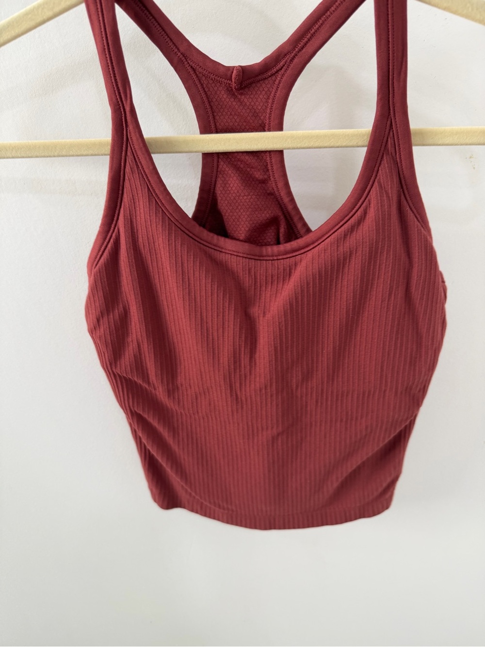 Amazon Essentials Ribbed Racerback Crop Tank - Maroon